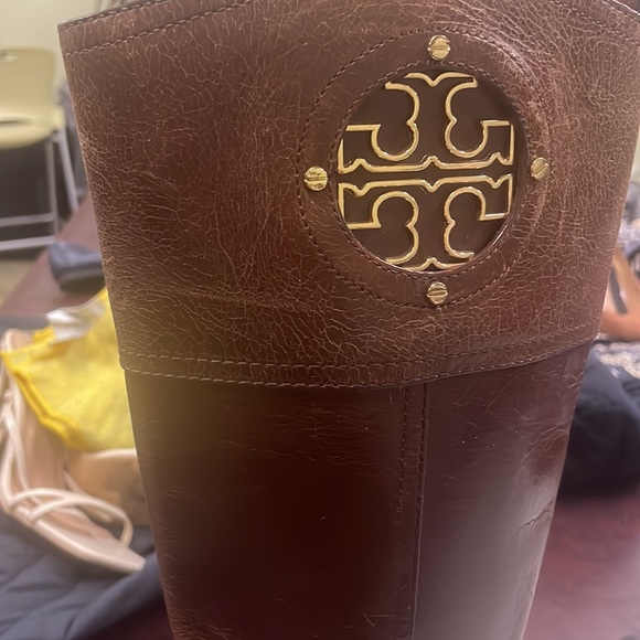 Tory Burch Kiernan 35MM Tumbled Leather Riding Boots Almond 6.5M - Picture 2 of 7